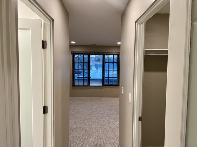 Building Photo - 753 Oak St