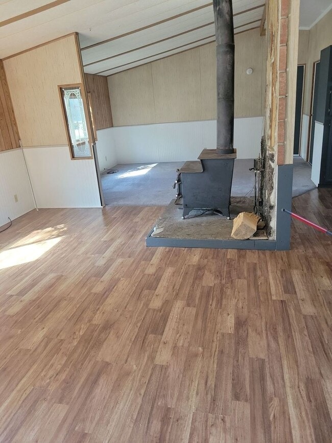 Building Photo - 4 bedroom, 2 bathroom house for rent in Richfield, ID