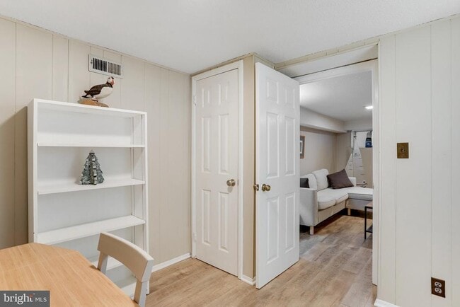 Building Photo - 2803 S Columbus St