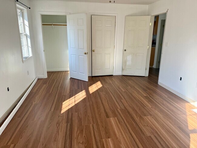 Building Photo - 136 Eastford Rd