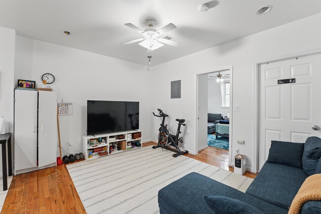 Building Photo - 693 Bergen Ave