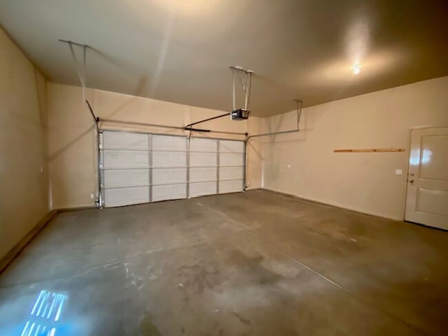 Building Photo - 394 N 2720 E