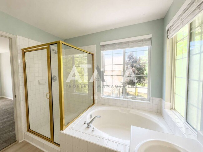 Building Photo - 11837 Sunrise View Dr