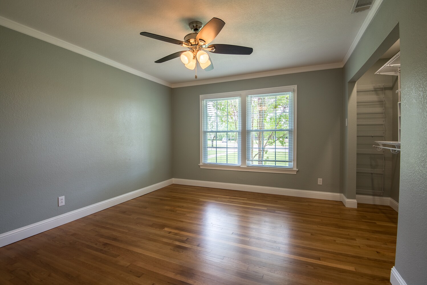 Building Photo - 1661 Mariposa Dr