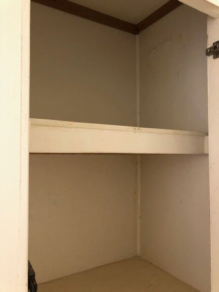 Building Photo - 5449 Bain St