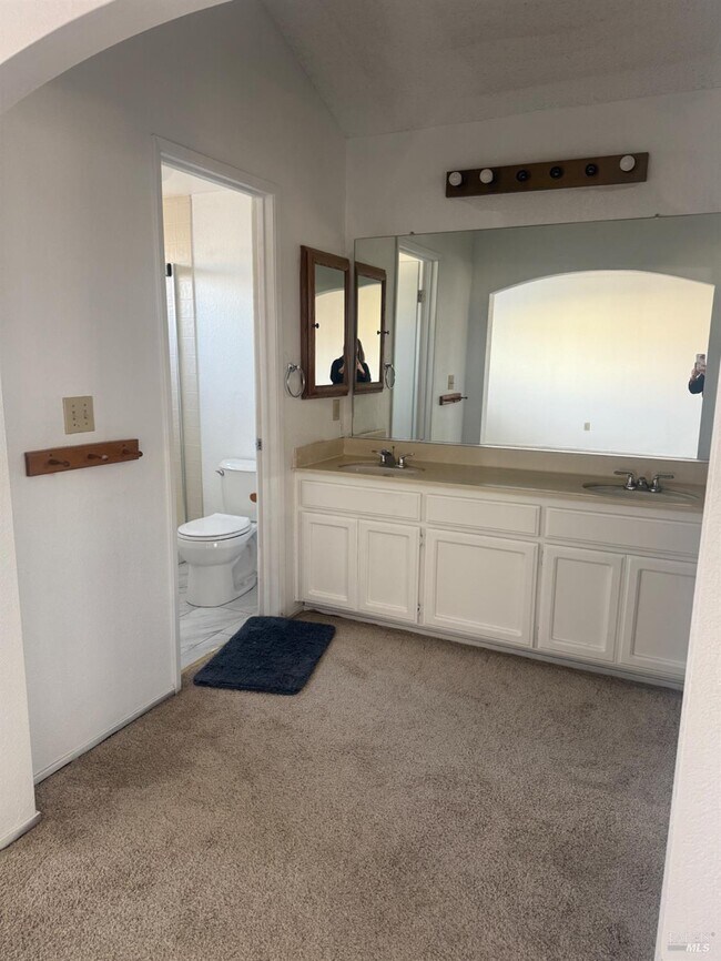 Building Photo - 290 Kent Pl