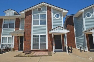 Building Photo - 2 BED 1.5 BATH TOWNHOUSE WARR ACRES/BETHANY