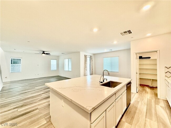 Building Photo - 9768 Abel Clf St