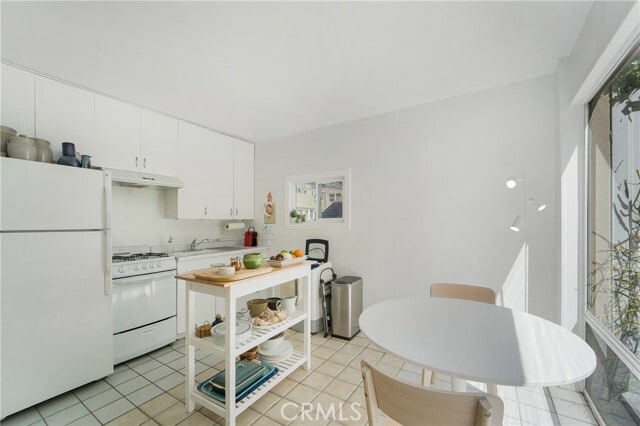 Building Photo - 1163 Glenneyre St