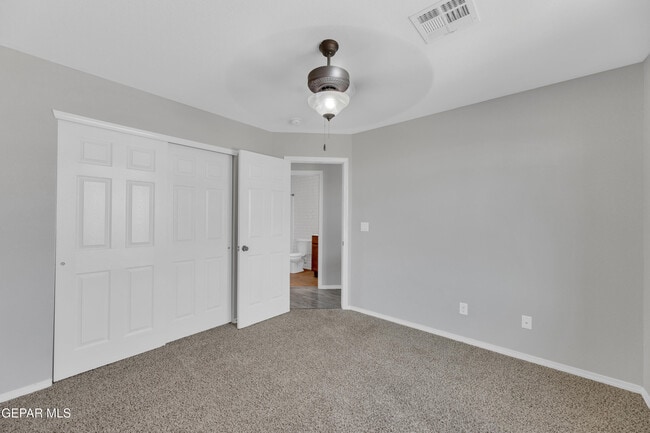 Building Photo - 14378 N Cave Dr