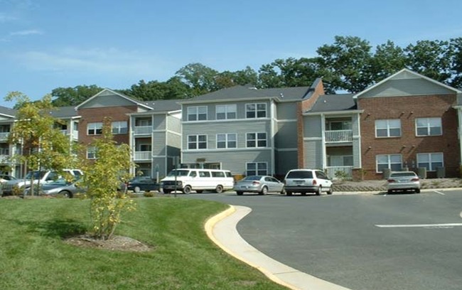 Primary Photo - The Oaks Apartments