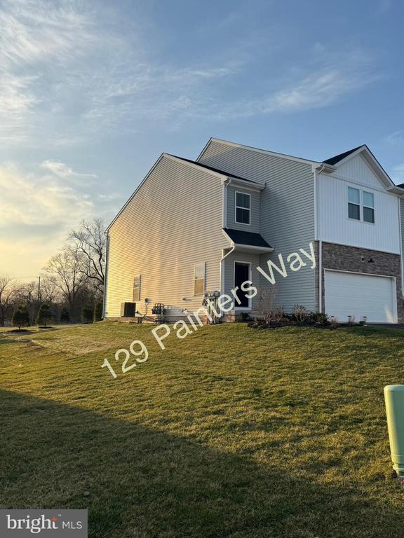 Building Photo - 129 Painters Wy