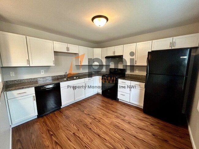 Building Photo - 5831 Creekview Ct W