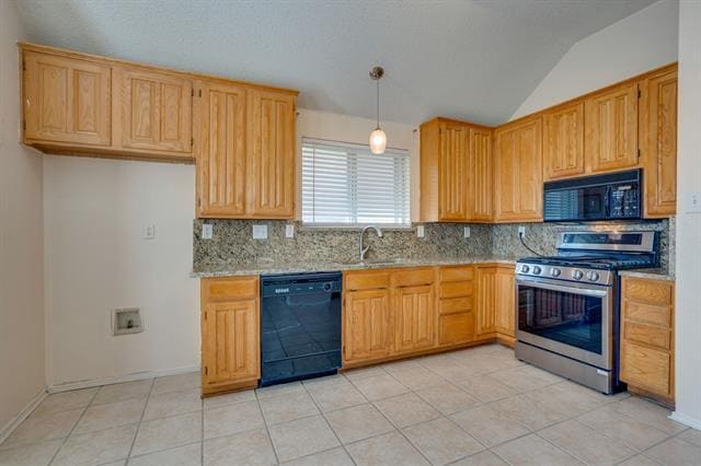 Building Photo - 2701 Chatsworth Dr