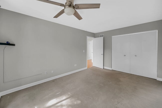 Building Photo - 1468 N Picadilly Cir