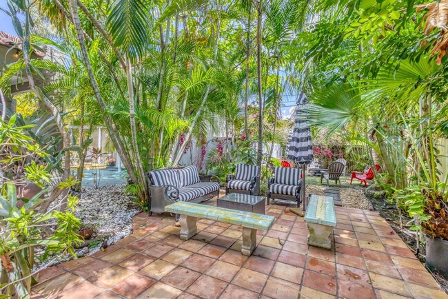 Building Photo - 511 29th St