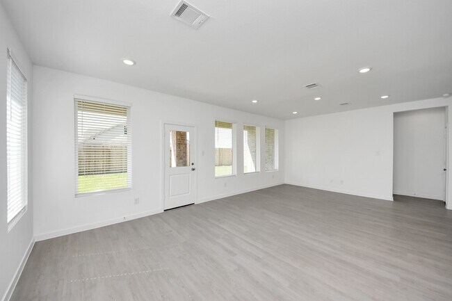 Building Photo - 3029 Avenida Sonoma Dr