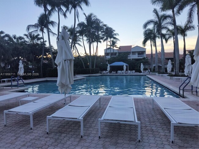 Building Photo - 3610 Yacht Club Dr