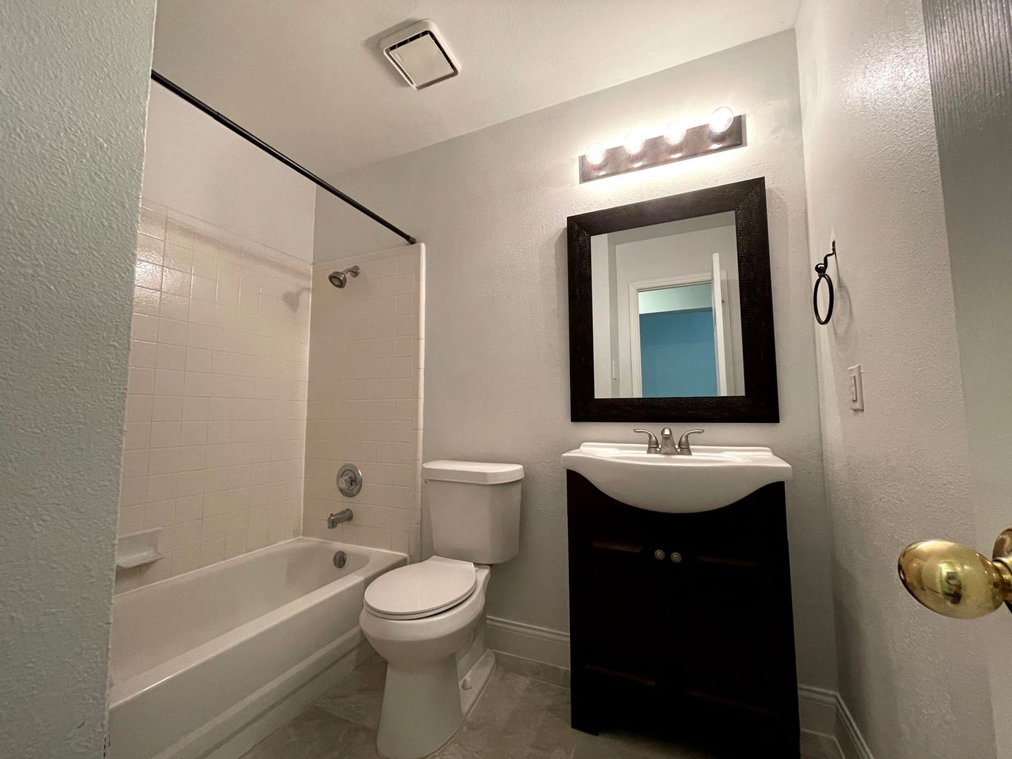 Building Photo - 3822 Newland Dr