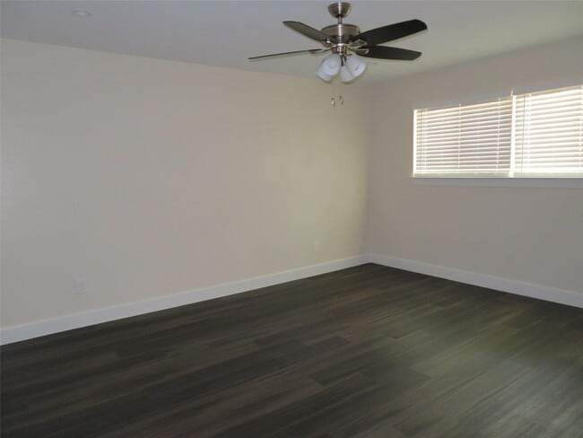 Building Photo - 11619 Bowlan Ln