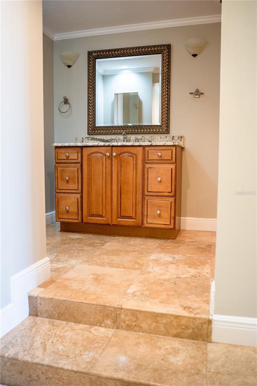 Building Photo - 1 Beach Dr SE