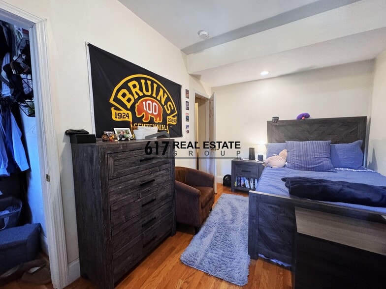 Building Photo - 56 Egmont St