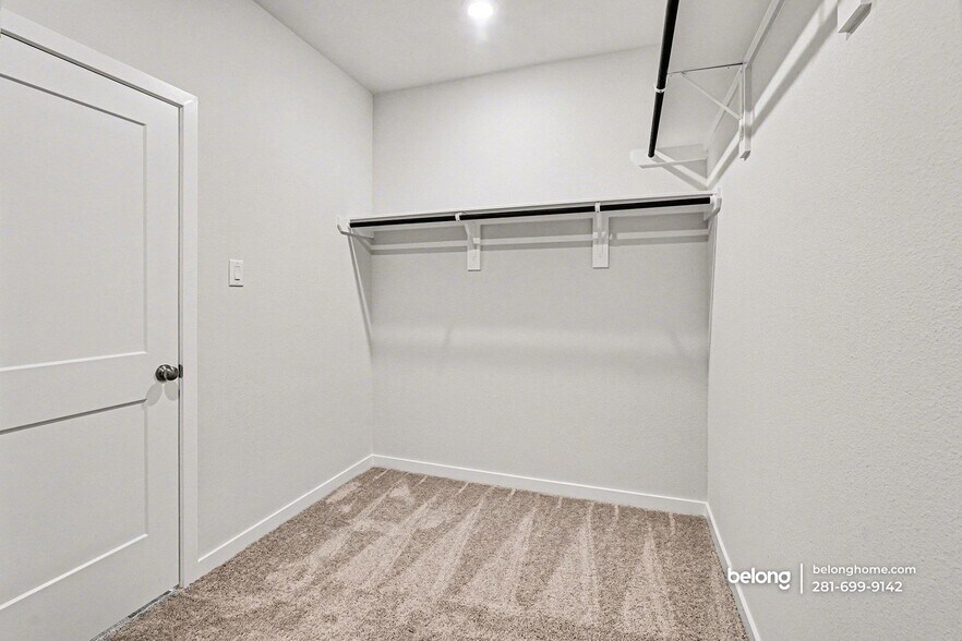 Building Photo - 4015 Ancient Honor Dr