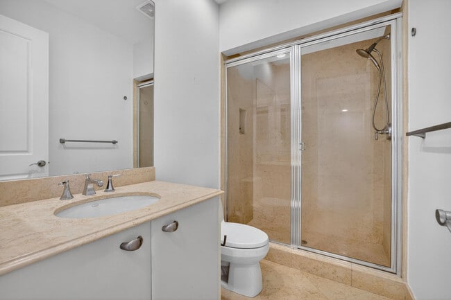 Building Photo - 508 N Birch Rd