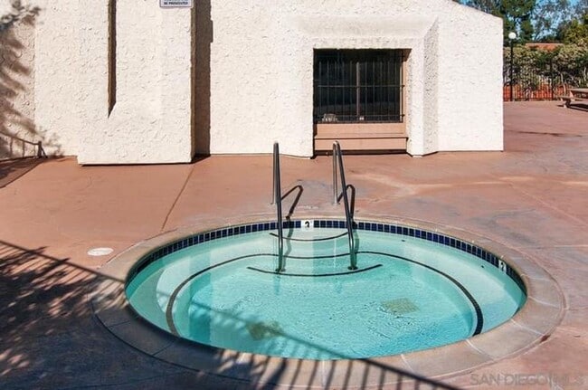 Building Photo - NEW! 3BD/2.5BA Townhome Available in Carls...