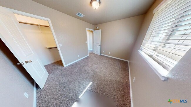 Building Photo - 307 Dober St