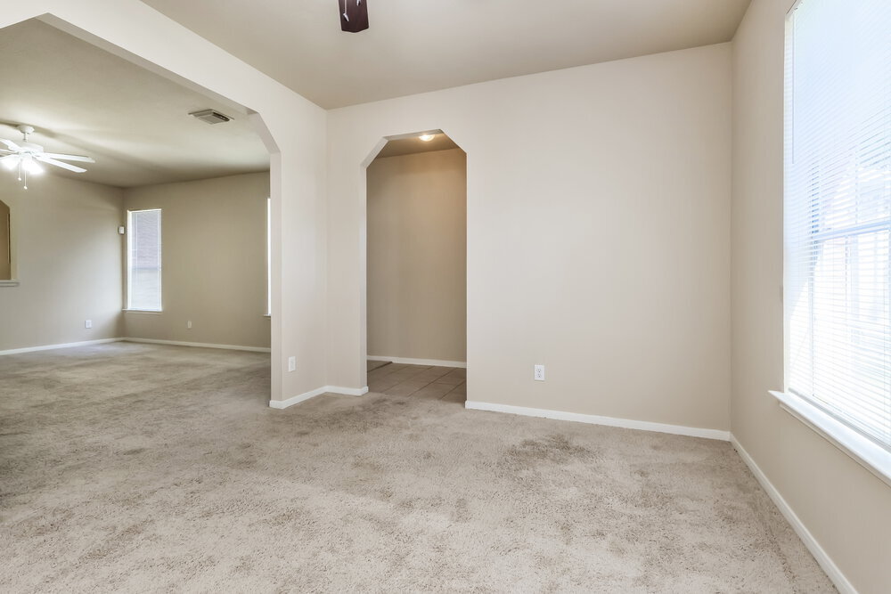 Building Photo - 22035 Willow Downs Dr