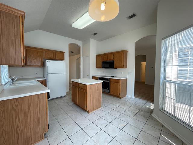 Building Photo - 6004 Cave River Dr