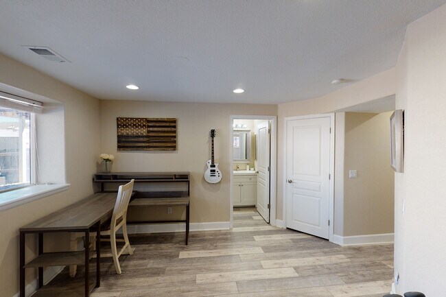 Building Photo - 15955 Golden Eye Ct