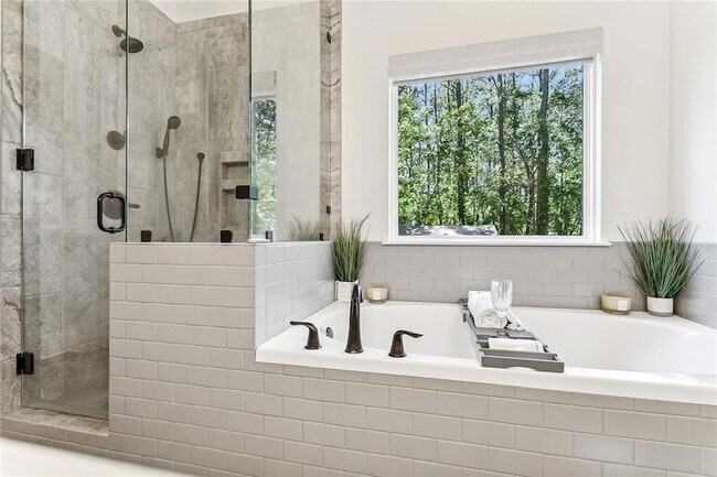 Building Photo - 12099 Jones Rd