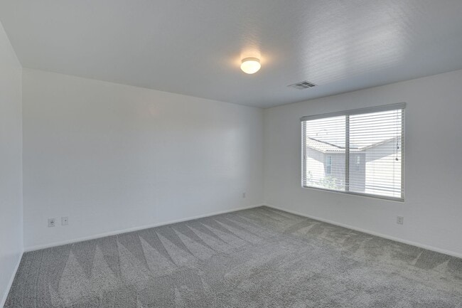 Building Photo - ** COMING SOON ** Modern Open-Concept Rental Home with White Shaker Kitchen Cabinets & Low-Mainte...