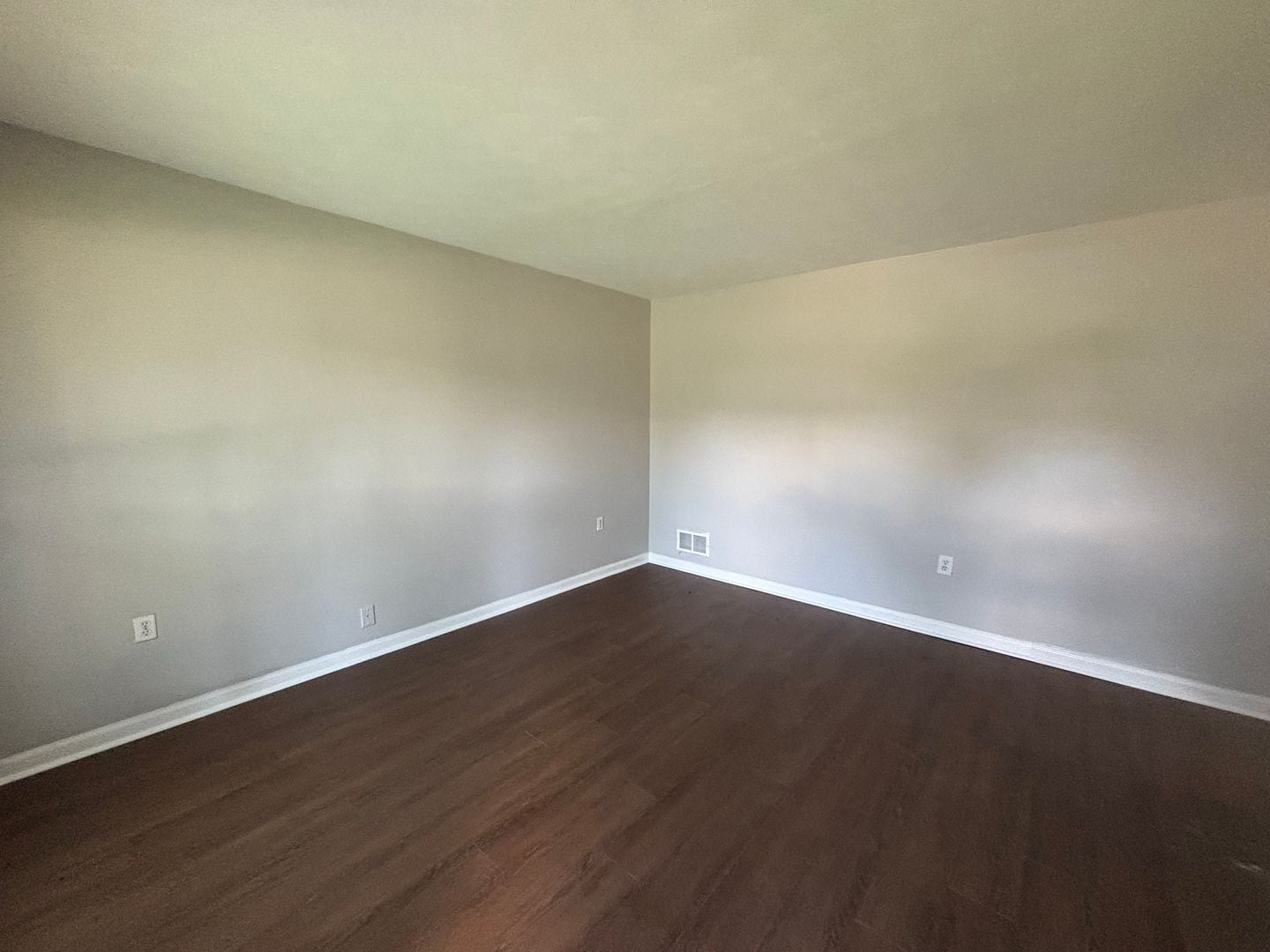 Building Photo - 2771 Northmeade Ave