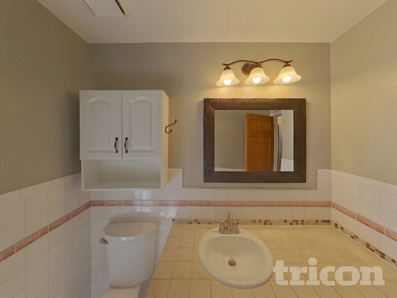 Building Photo - 5522 Buckskin Pass Dr N