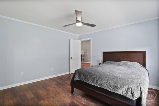 Building Photo - 314 Elm St