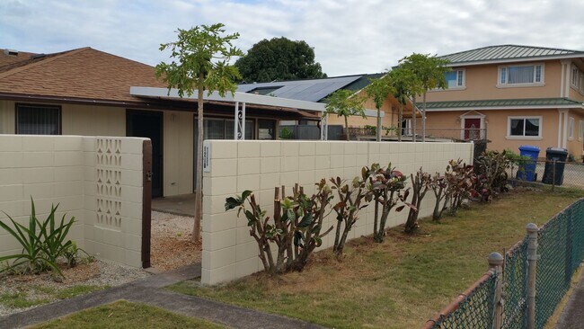 Building Photo - 1219-1219 Kuokoa St