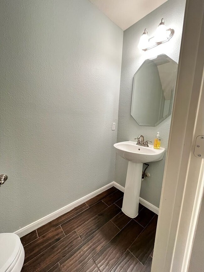 Building Photo - 21106 El Suelo Bueno