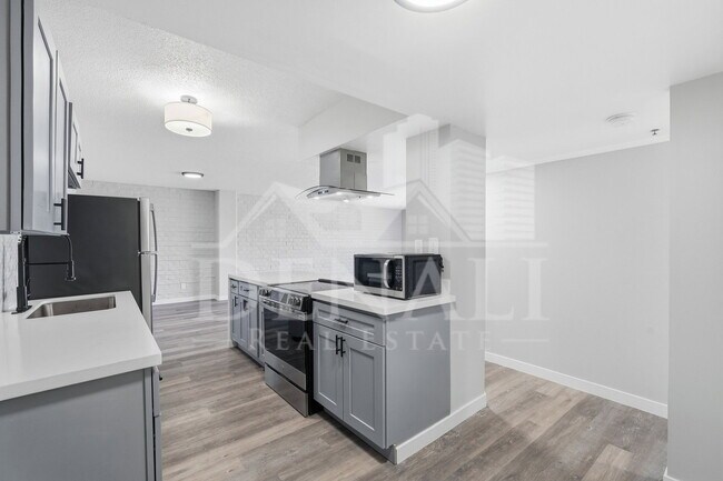 Building Photo - 425 W Paseo Redondo