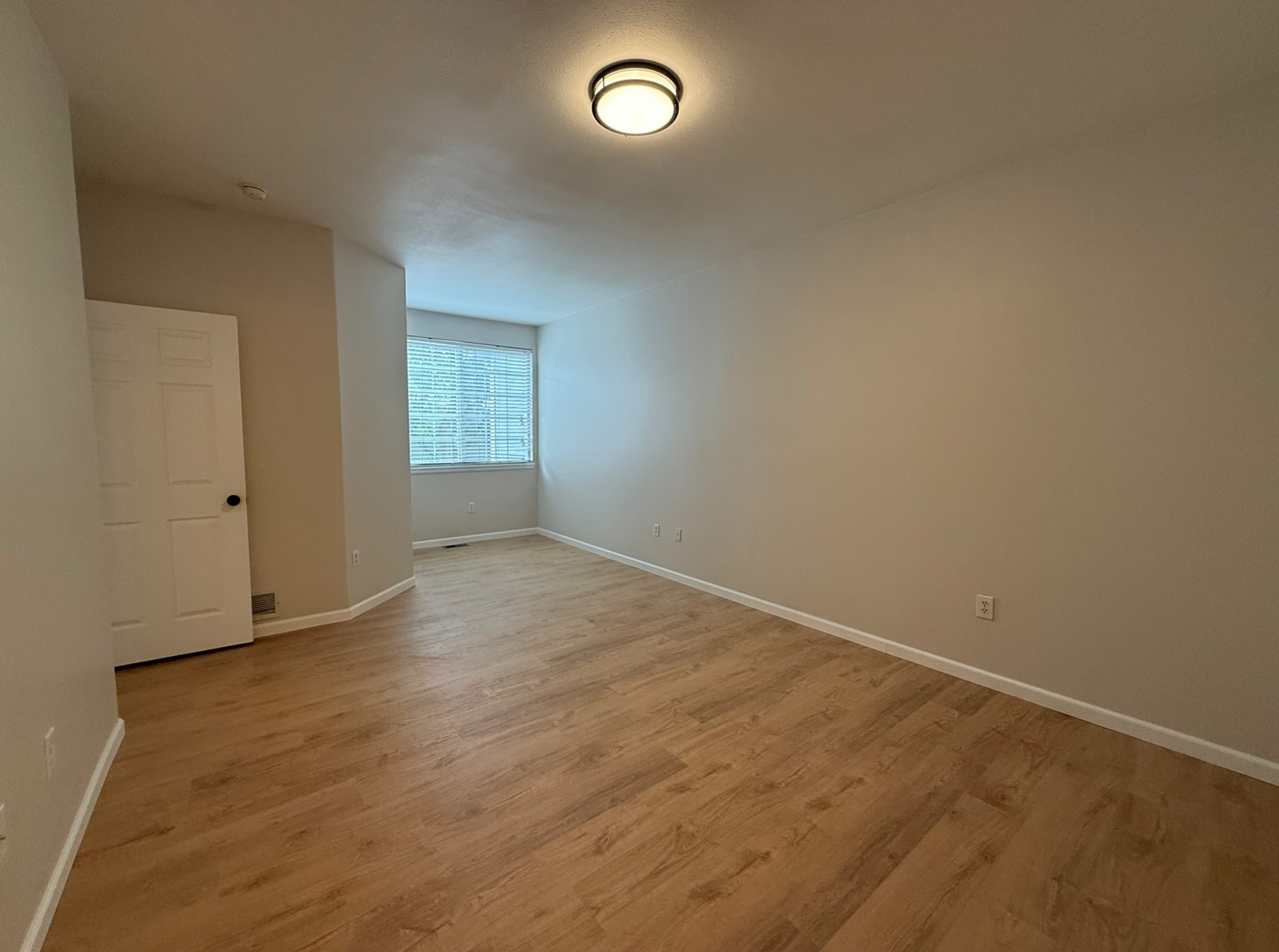 Master Bedroom - 12943 Lafayette St