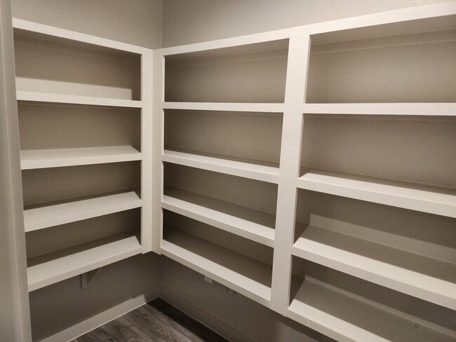 Building Photo - 7106 Marina Hts Wy