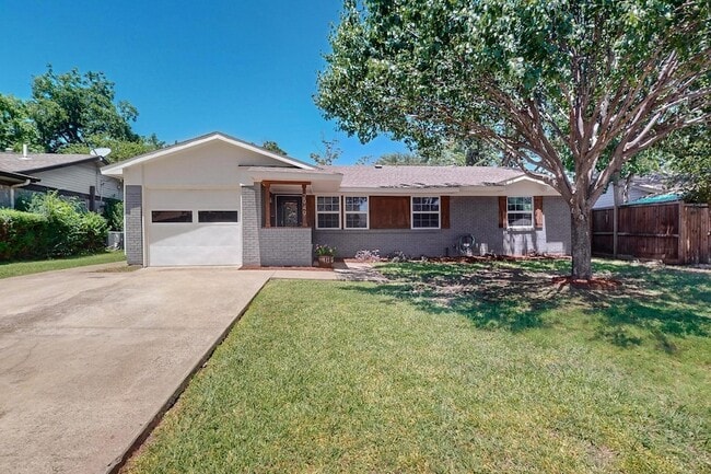 Primary Photo - 2949 Hollandale Ln