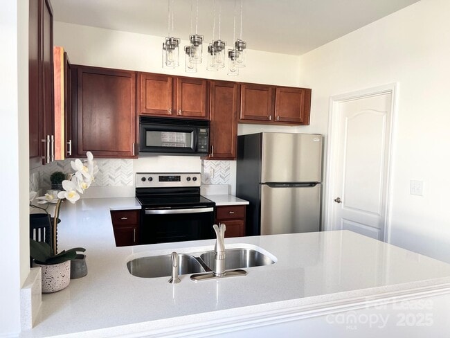 Building Photo - 630 Old Meeting Way