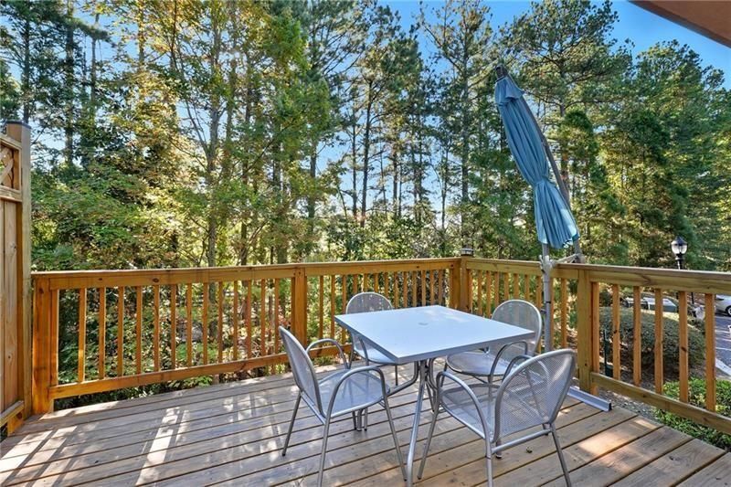 Building Photo - 3655 E Paces Walk