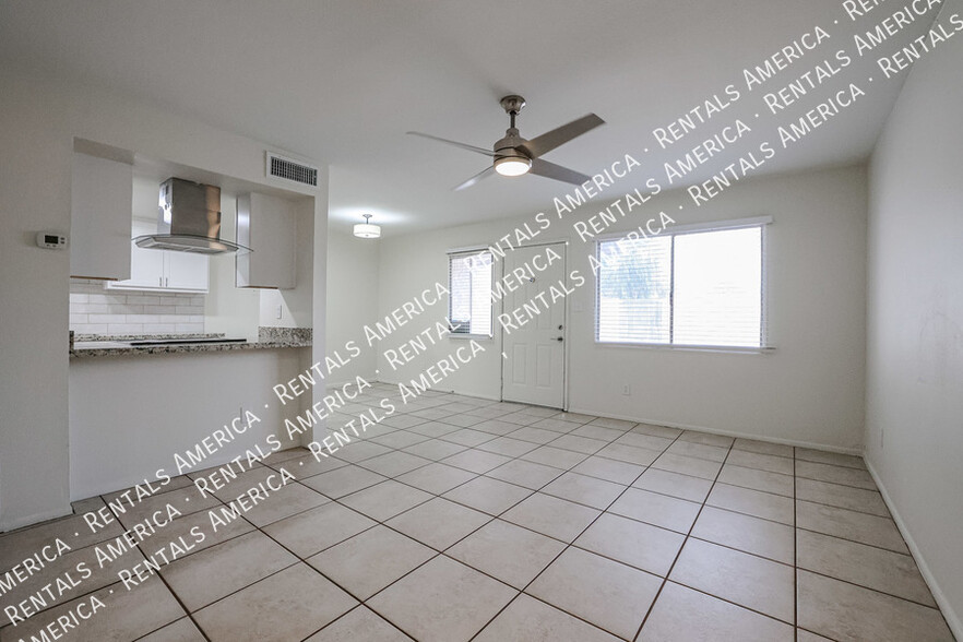 Building Photo - 5206 N 42nd Dr