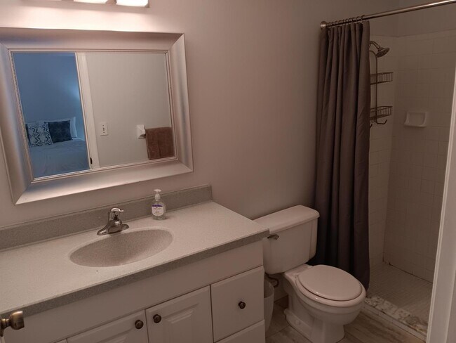 Building Photo - 1509 Hawthorne Pl