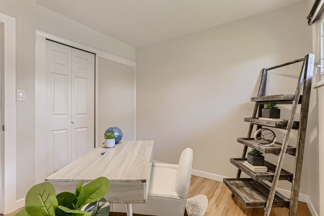 Building Photo - 2565 Teller St