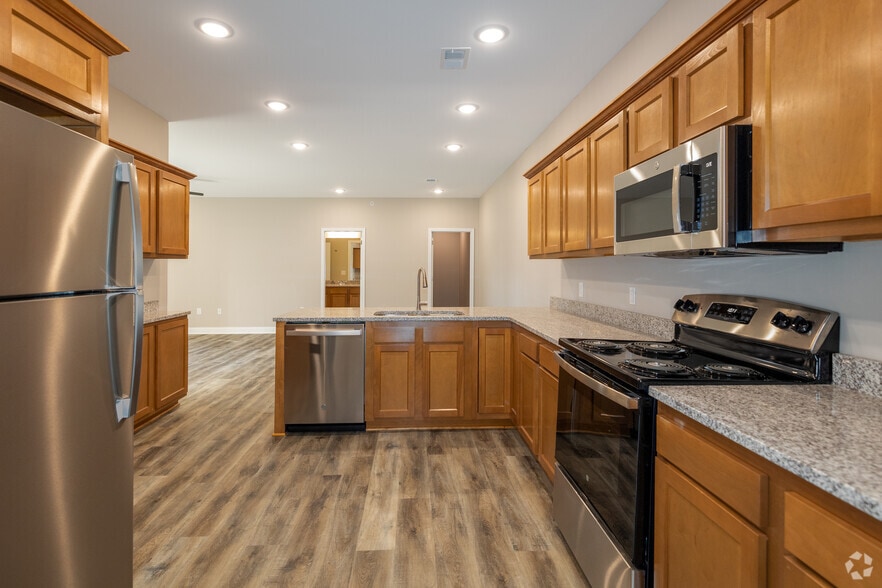 2BR, 2BA - 1236SF - Adelyn Apartments
